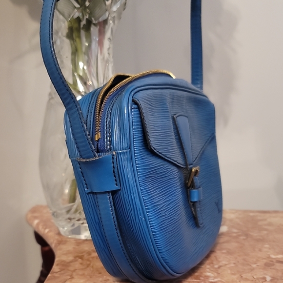 Louis Vuitton Jeune Fille Toledo Blue Epi Leather Bag - Picture 4 of 16